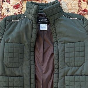 CHANEL Jacket Vintage Green. Rare. Authentic. Puffer. Winter coat. Cool. CC.